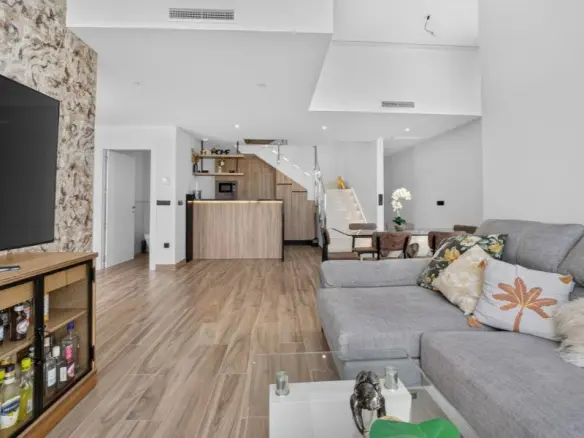 3-bedroom Villa In Torrevieja, Spain (149 M²)