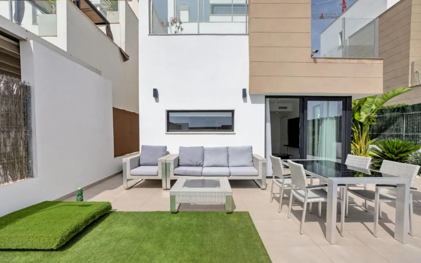Villa Of 178 M² With Sea Views In Guardamar Del Segura