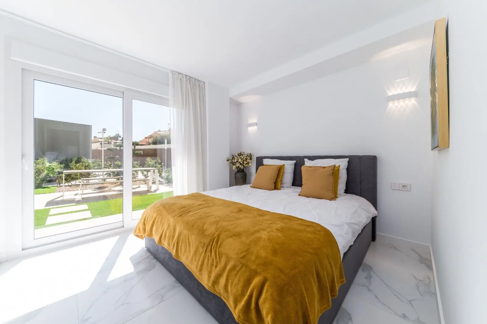 Apartment Of 90 M² In Torrevieja, Spain