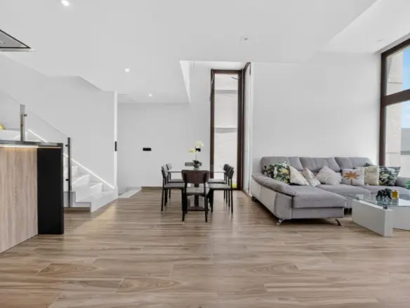 3-bedroom Villa In Torrevieja, Spain (149 M²)