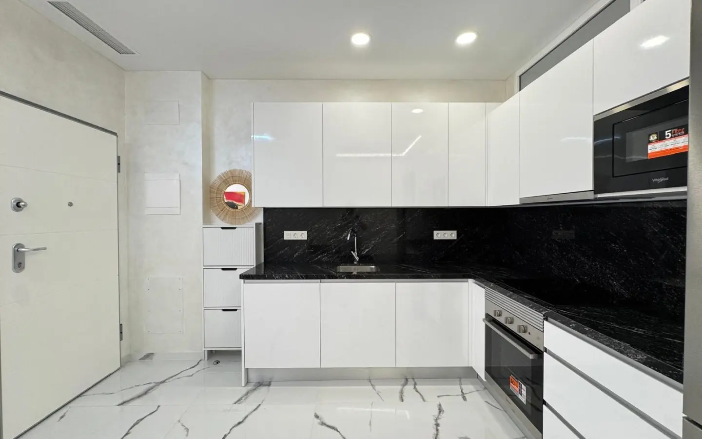 Apartment Of 67 M² In Torrevieja, Spain