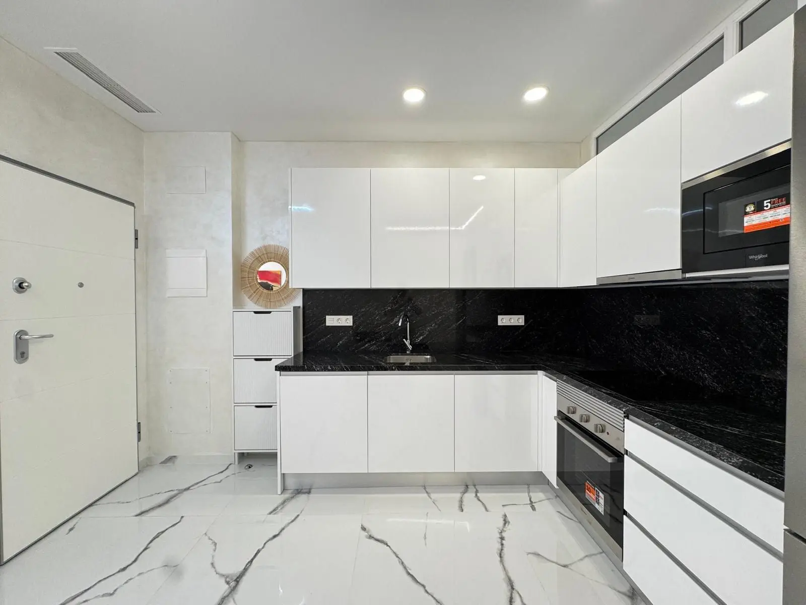 Apartment Of 67 M² In Torrevieja, Spain
