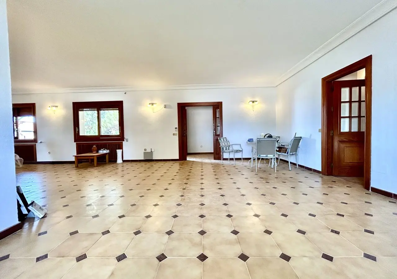Villa Of 632 M² In Santiago De La Ribera, Spain