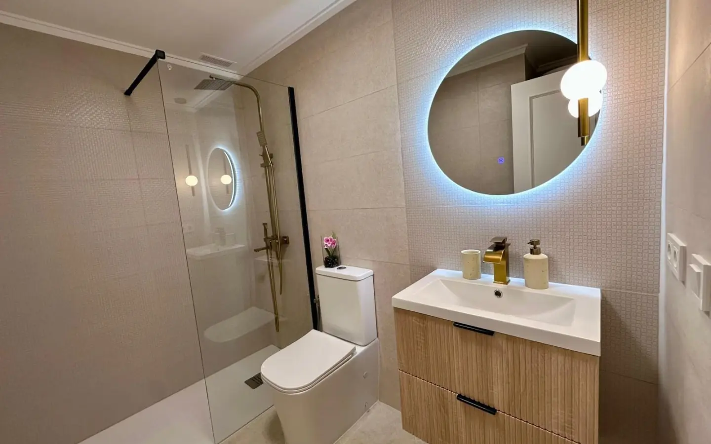 Apartment Of 65 M² With Mediter Real Estate In Torrevieja, Spain
