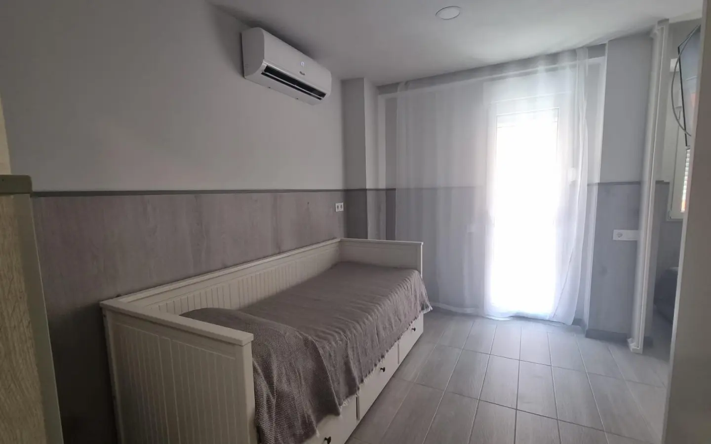 Apartment Of 105 M² In Torrevieja, Spain