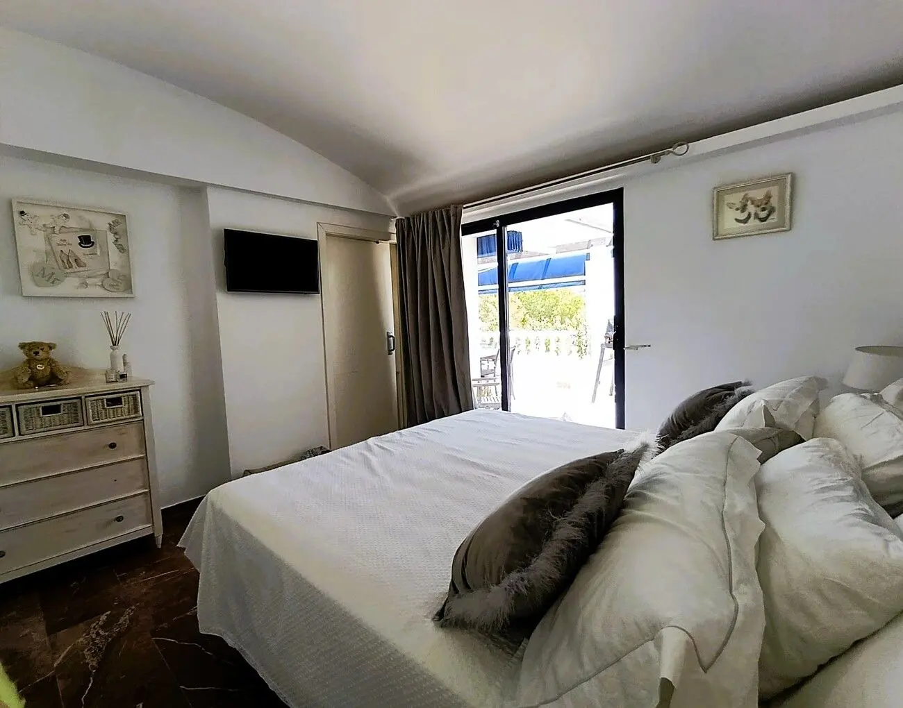 Apartment Of 90 M² In Orihuela Costa, Spain
