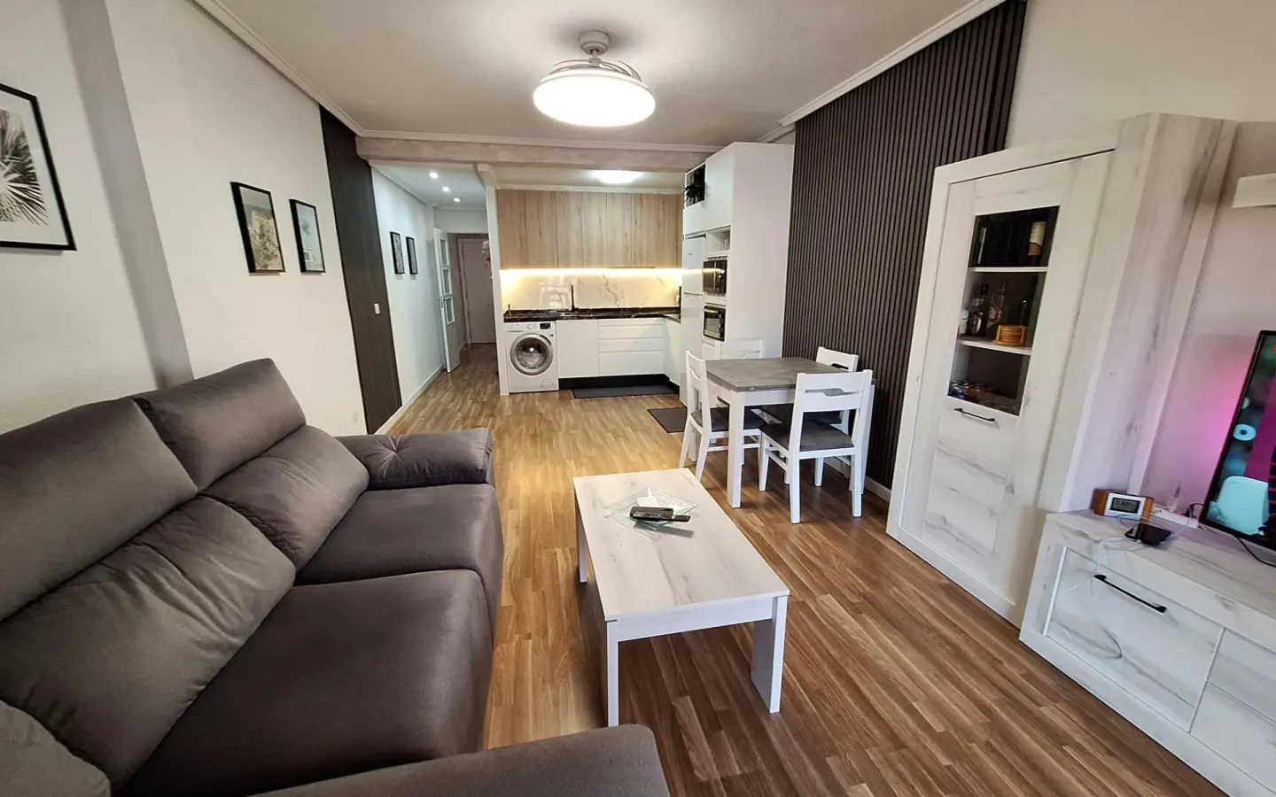 Apartment Of 100 M² In Torrevieja, Spain
