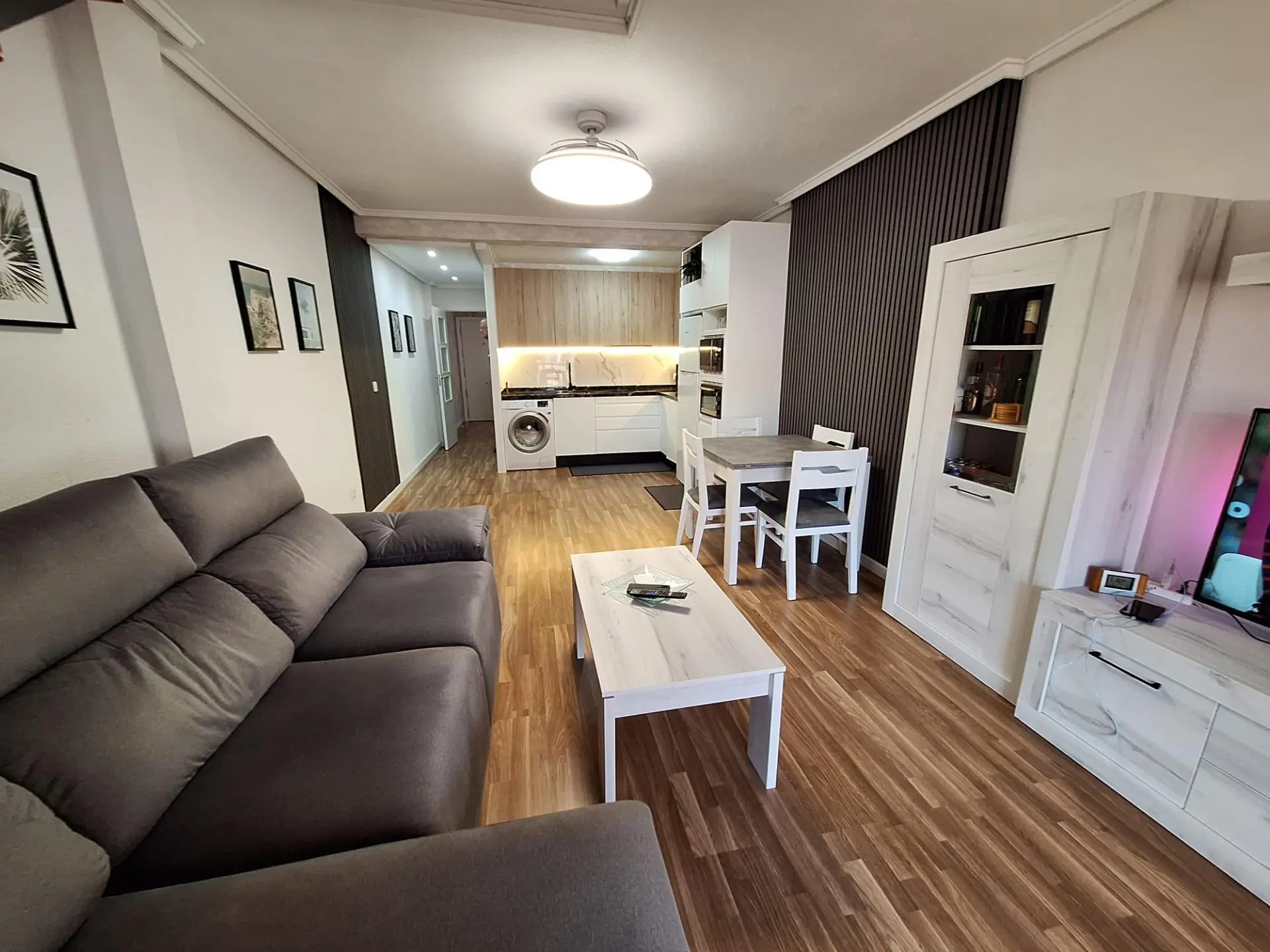 Apartment Of 100 M² In Torrevieja, Spain