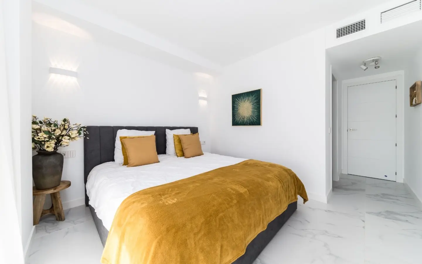 Apartment Of 90 M² In Torrevieja, Spain