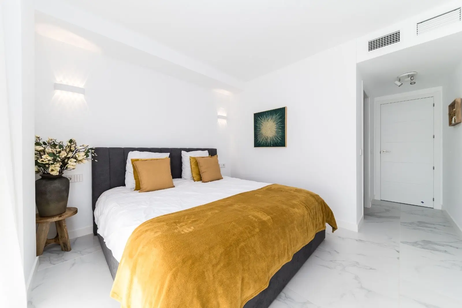 Apartment Of 90 M² In Torrevieja, Spain