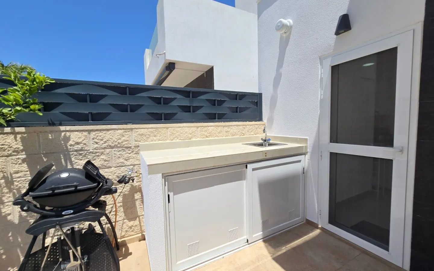 Villa Of 107 M² With Mediter Real Estate In Rojales