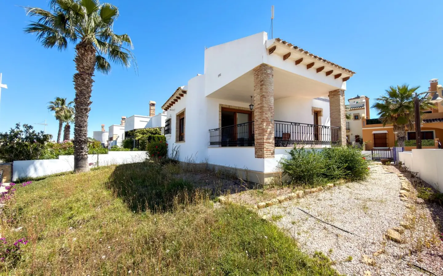 Villa Of 141 M² With Features In Algorfa, Spain