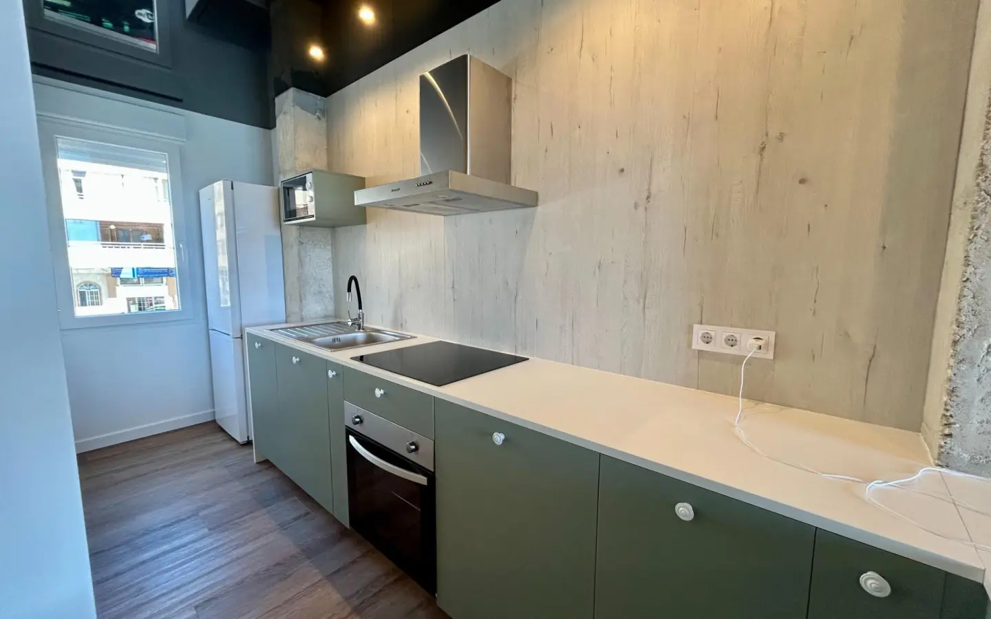 Apartment Of 77 M² With Mediter Real Estate In Torrevieja, Spain