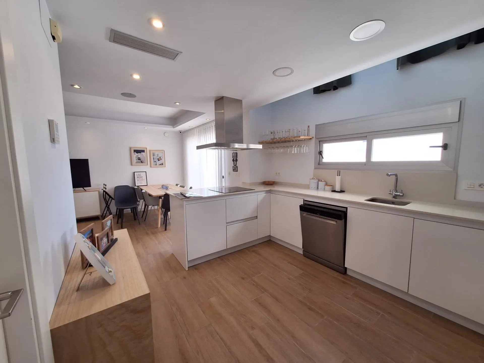 Villa Of 0 M² With Mediter Real Estate In Torrevieja, Spain