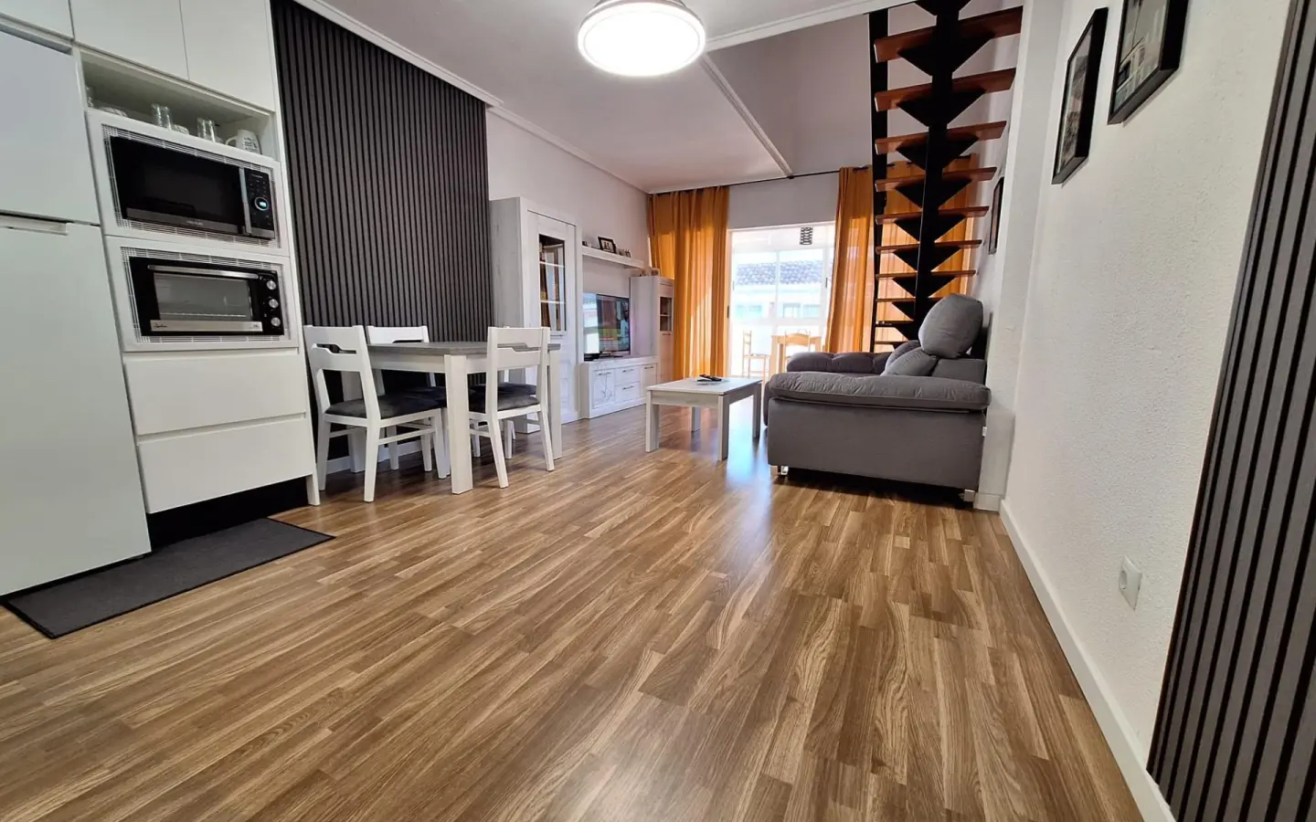 Apartment Of 100 M² In Torrevieja, Spain