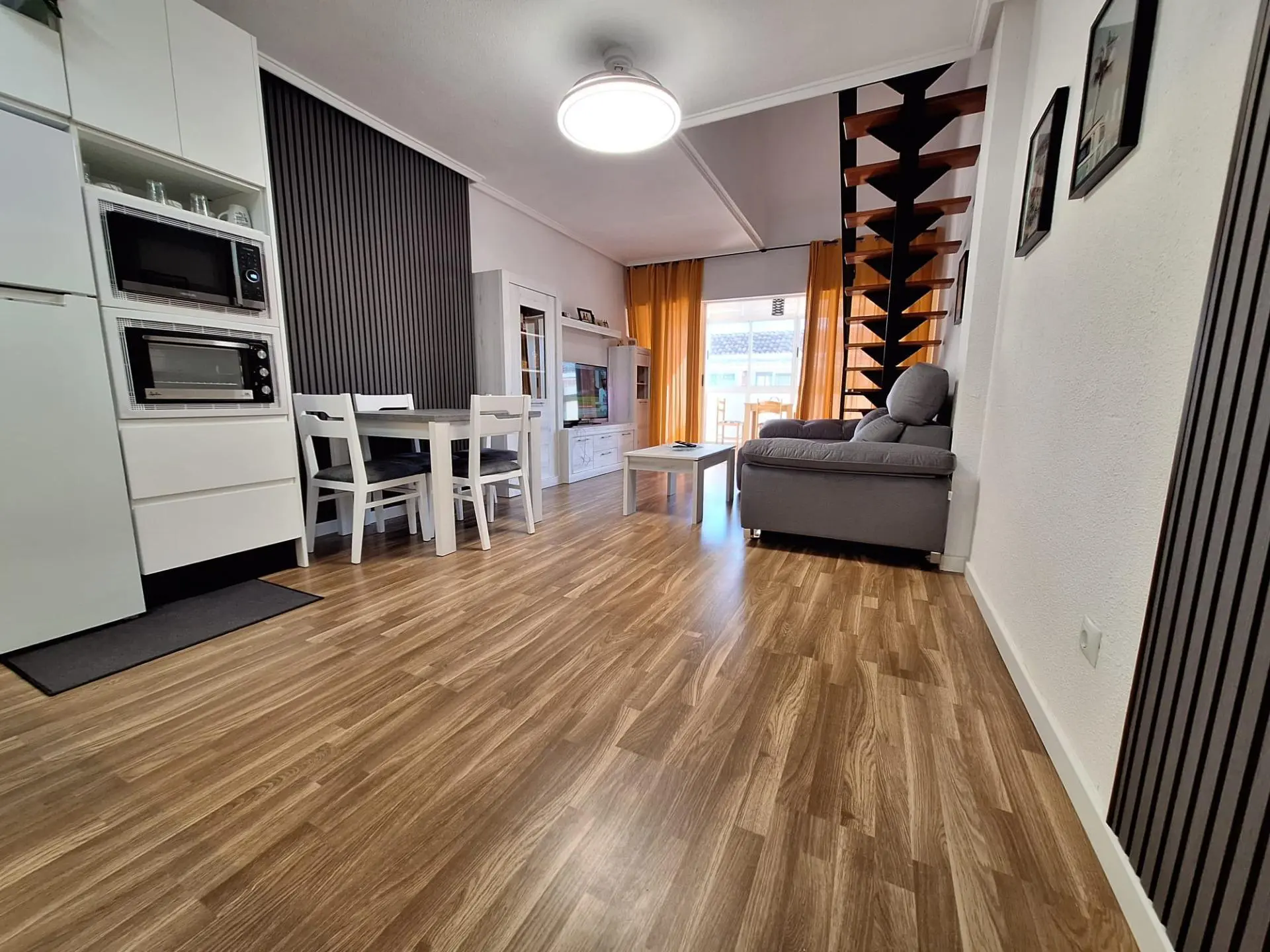 Apartment Of 100 M² In Torrevieja, Spain