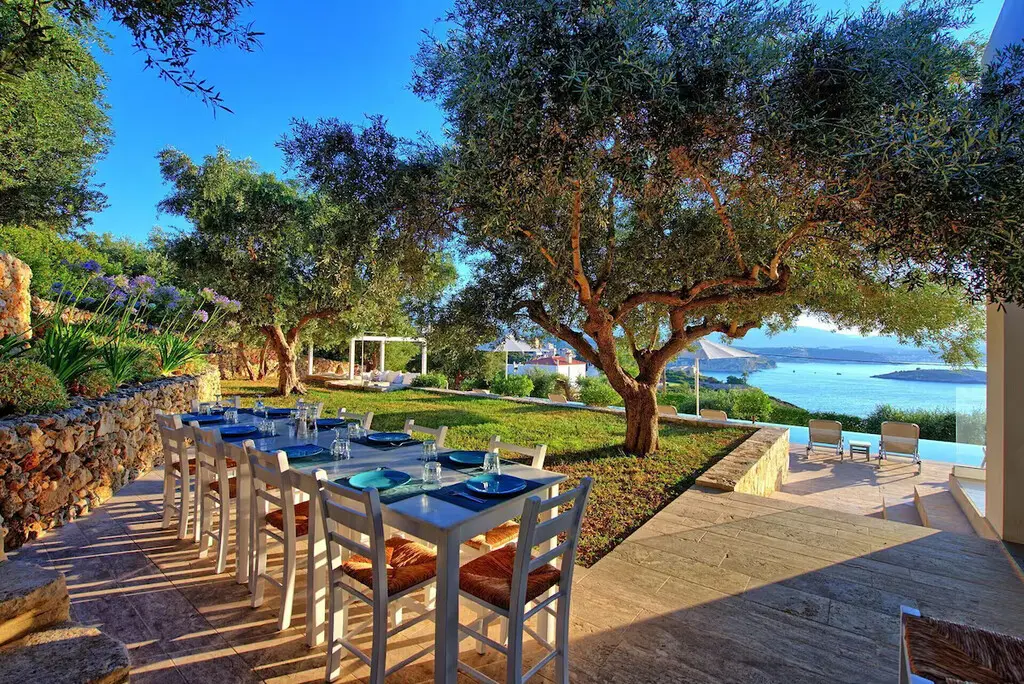 Villa Of 372 M² In Crete