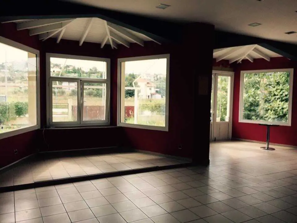 Building Of 1242 M² In The Suburbs Of Thessaloniki