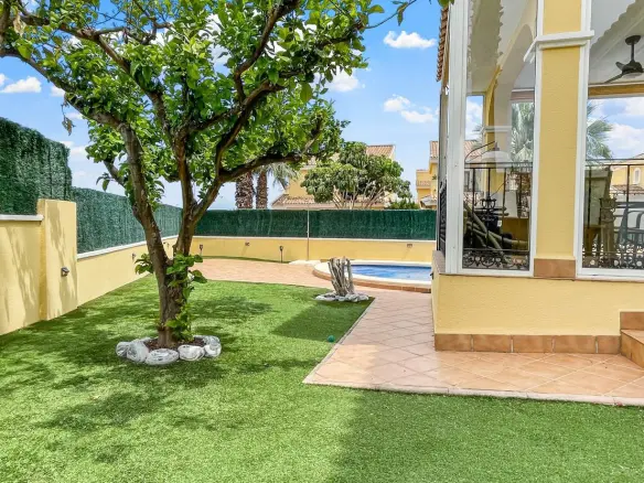 Villa Of 140 M² In Orihuela Costa