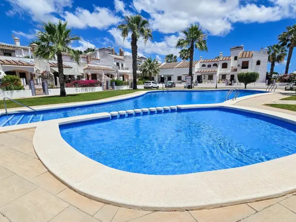 House Of 97 M² In Orihuela Costa, Spain