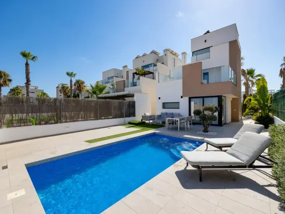 Villa Of 178 M² With [features] In Guardamar Del Segura