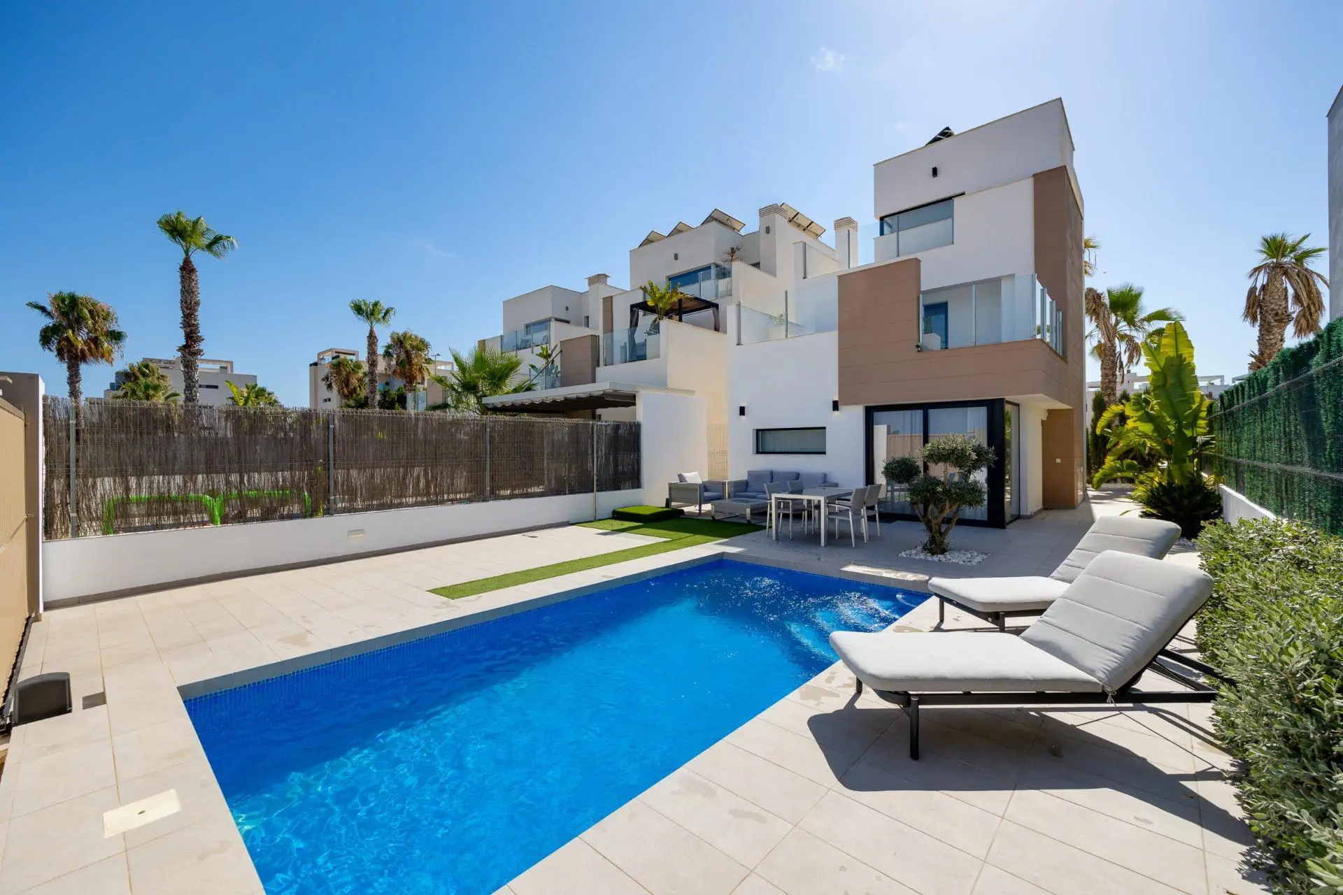 Villa Of 178 M² With [features] In Guardamar Del Segura