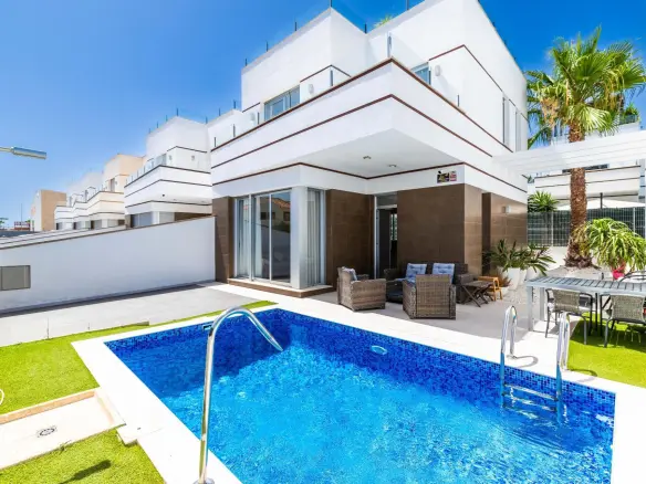 Villa Of 110 M² In Rojales, Spain