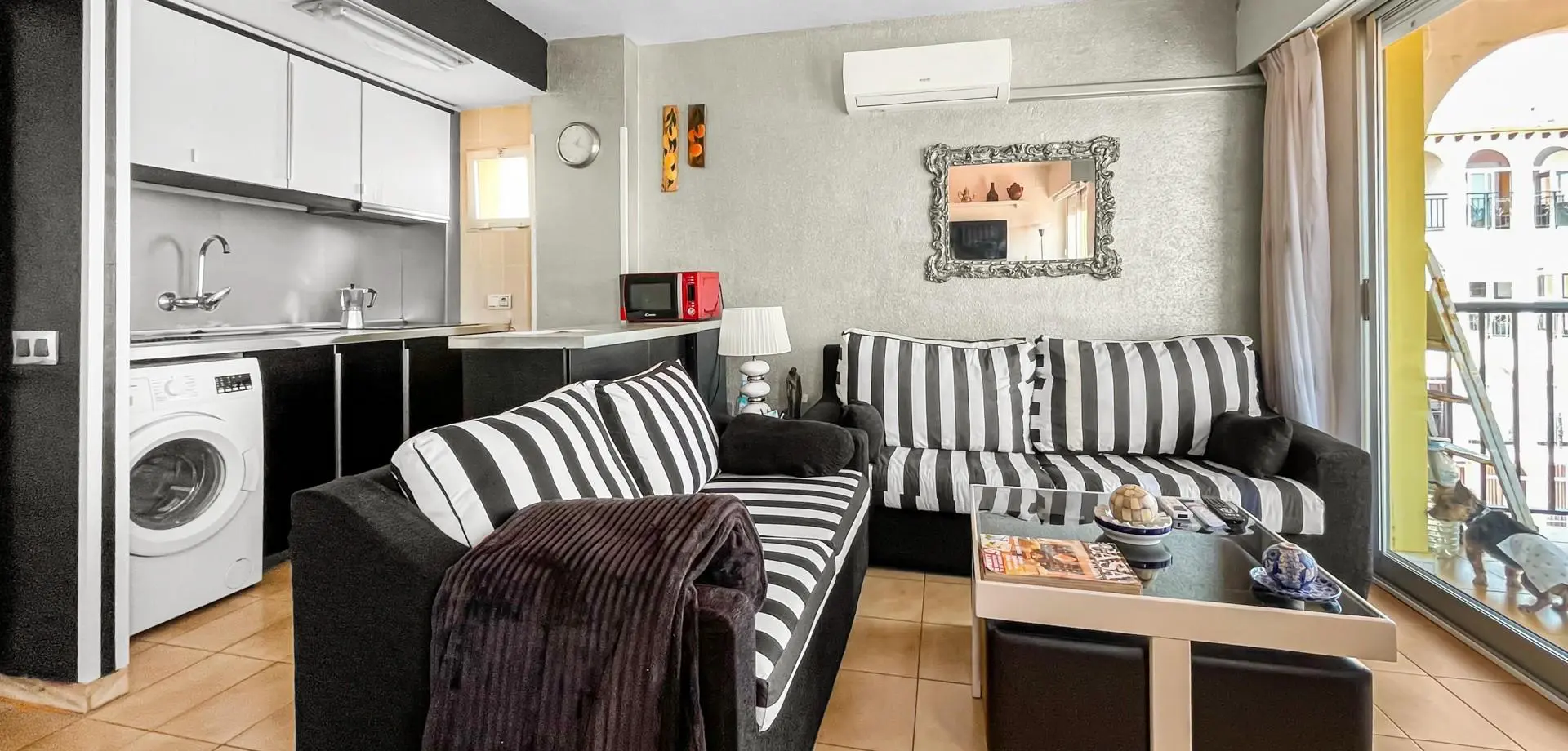 Apartment Of 57 M² With Sea View In Torrevieja