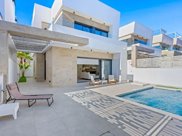 Villa Of 116 M² In San Miguel De Salinas, Spain