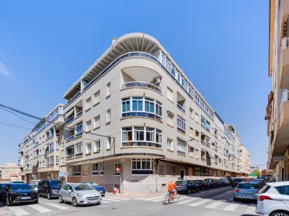 Apartment Of 103 M² In Torrevieja, Spain