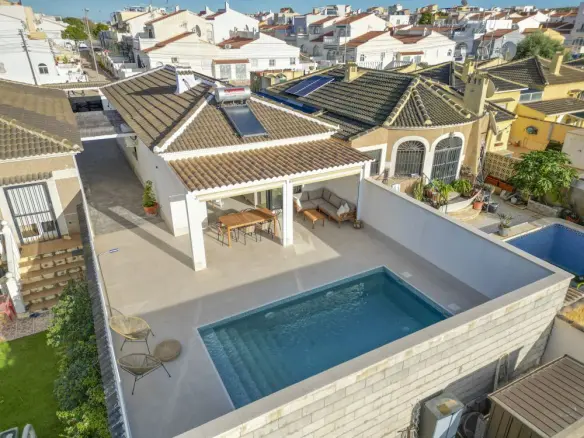 Villa Of 100 M² In Torrevieja, Spain