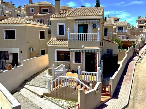 Villa Of 100 M² In San Miguel De Salinas, Spain