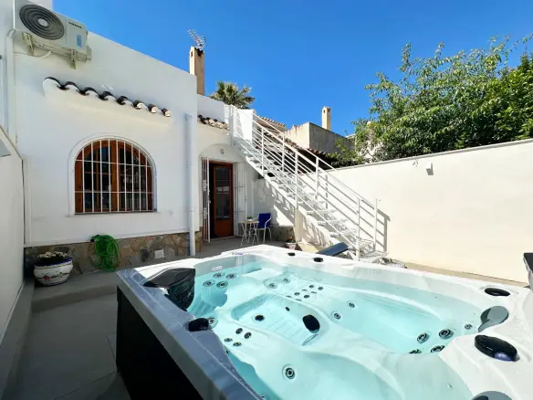 Terraced House Of 98 M² With Sea Views In Orihuela Costa