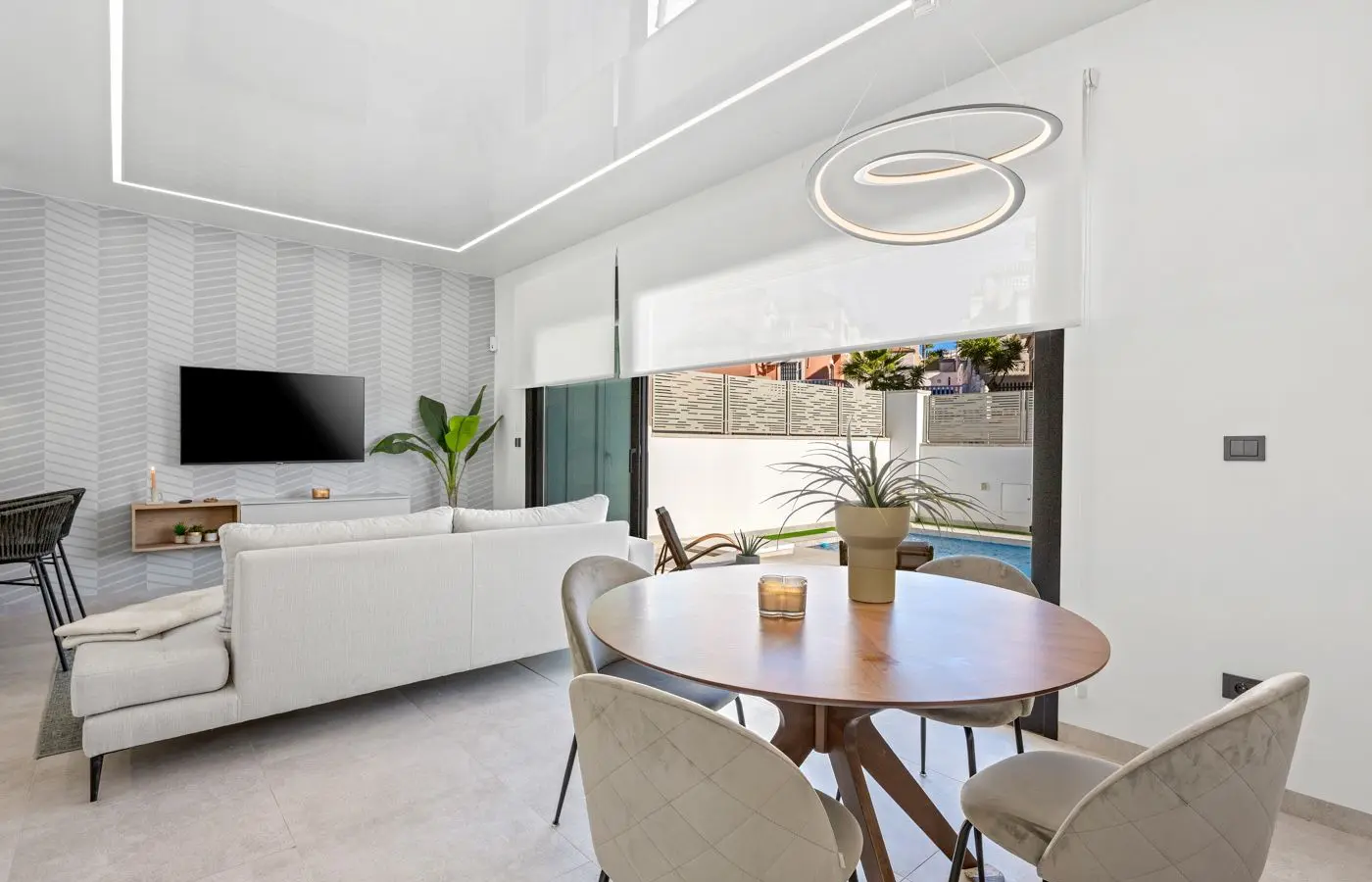 3-bedroom Villa In San Miguel De Salinas, Spain (116 M²)