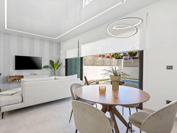3-bedroom Villa In San Miguel De Salinas, Spain (116 M²)