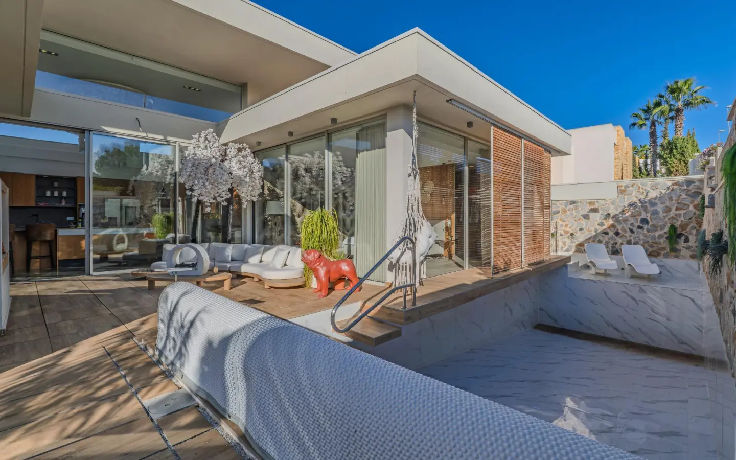 Villa Of 544 M² In Benijofar