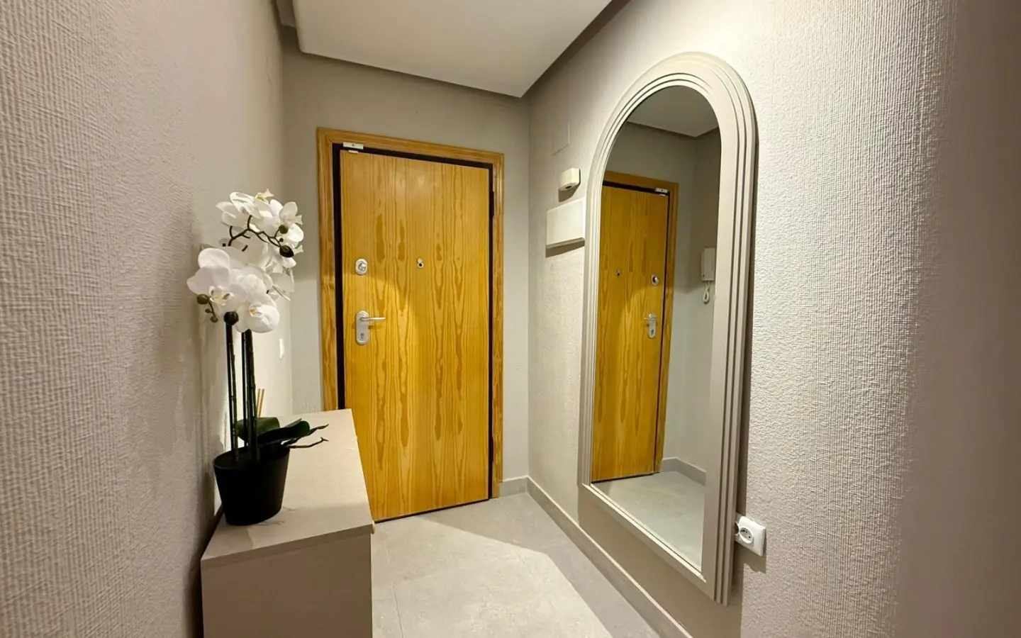 Apartment Of 80 M² With Sea View In Torrevieja, Spain