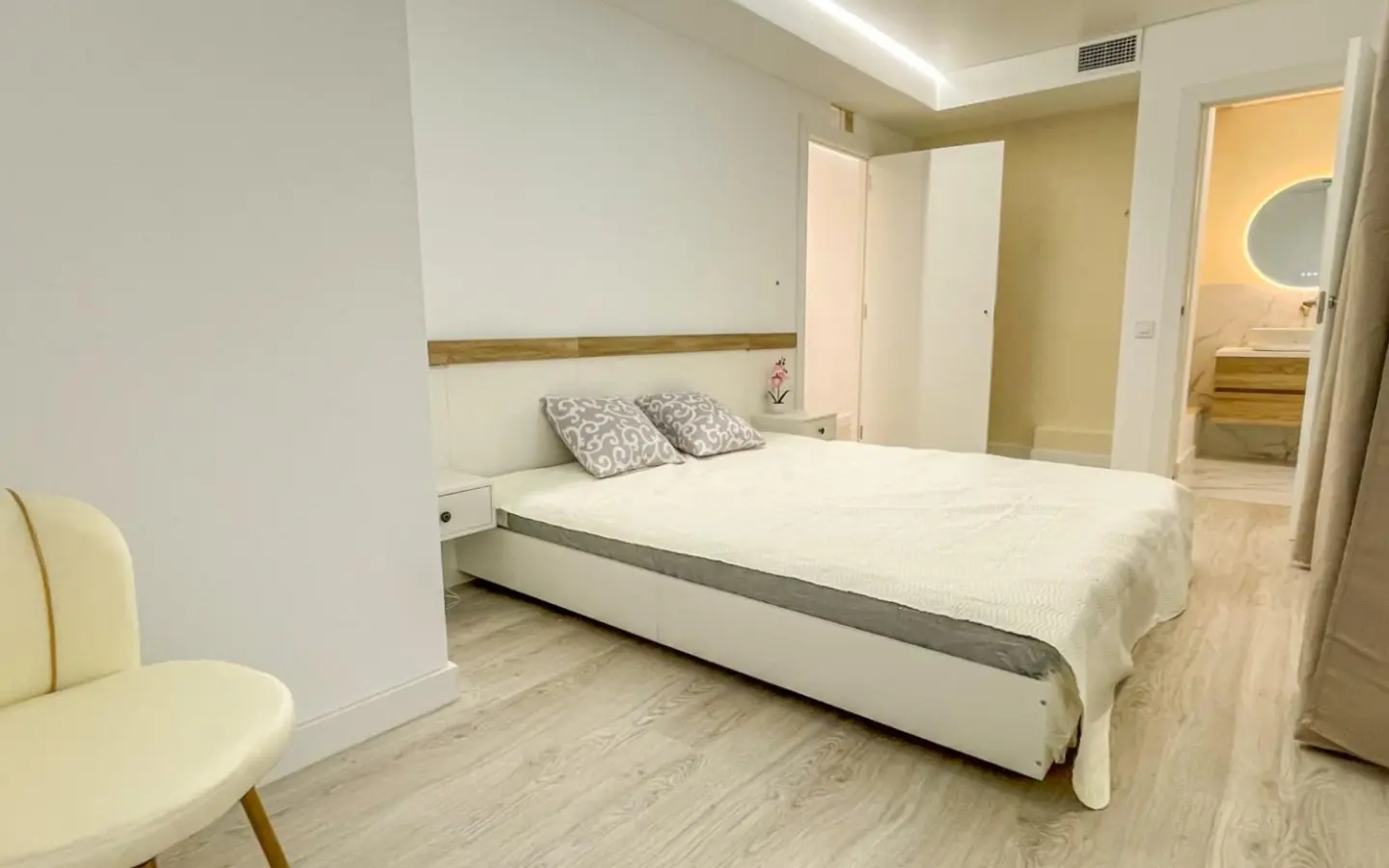 Apartment Of 91 M² In Torrevieja, Spain