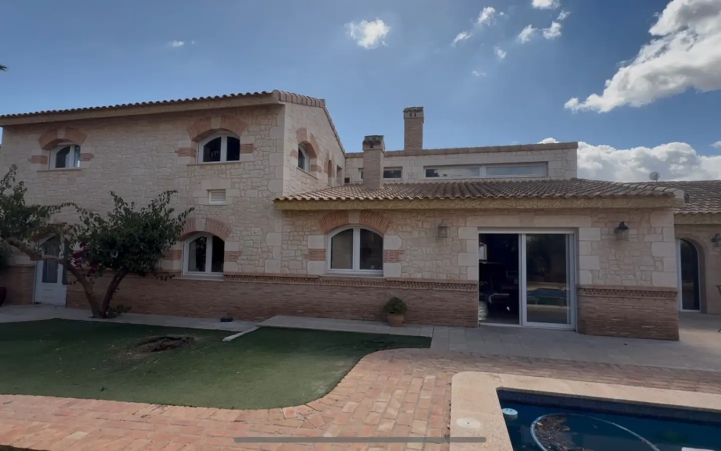 Villa Of 440 M² In Los Nietos, Spain