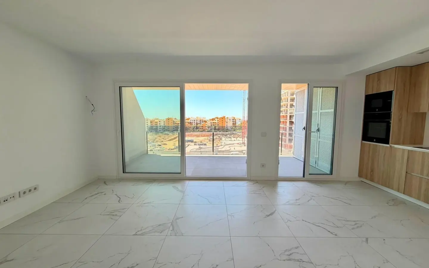 2-bedroom Apartment In Torrevieja, Spain (76 M²)