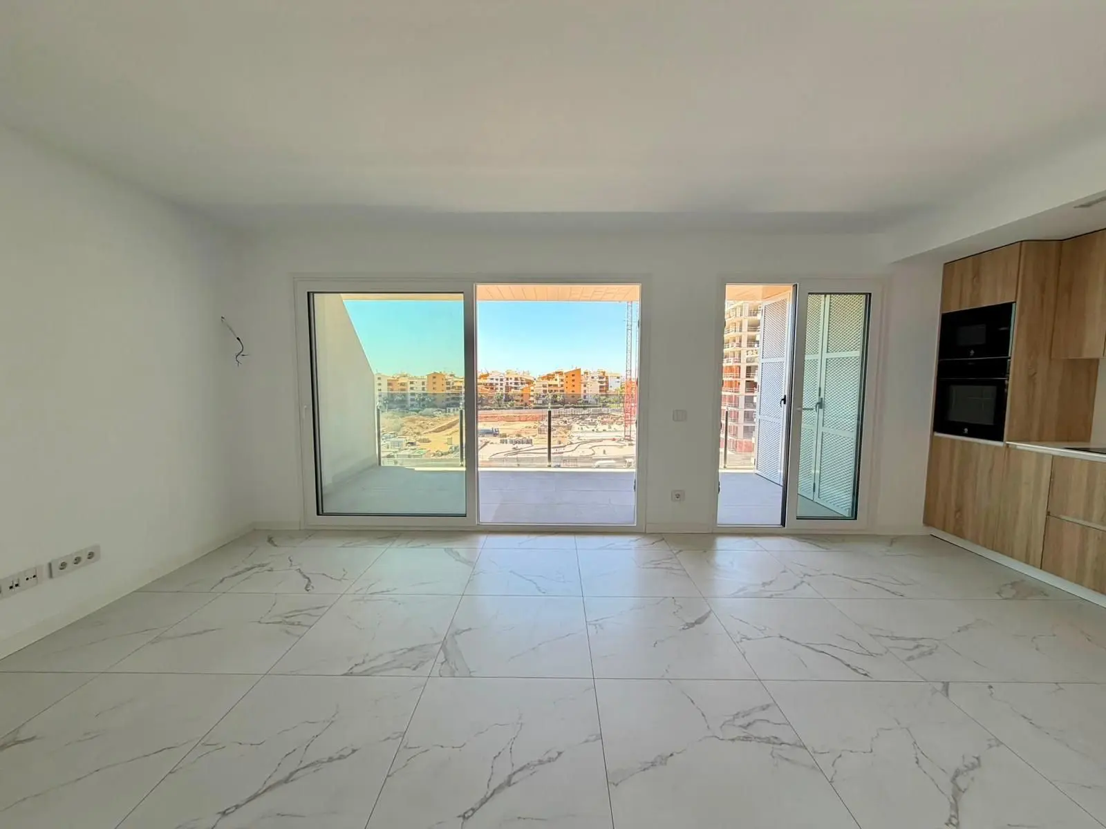 Apartment Of 76 M² In Torrevieja, Spain