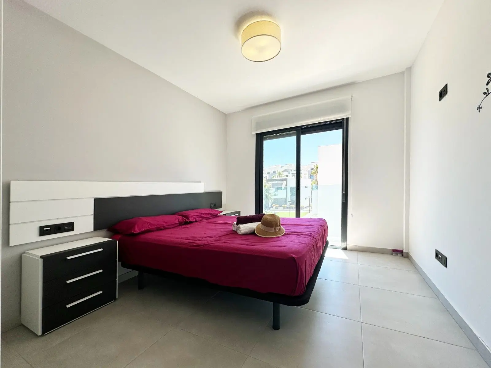 Apartment Of 75 M² With Sea View In Guardamar Del Segura