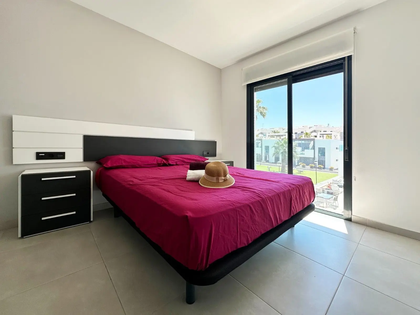 Apartment Of 75 M² With Sea View In Guardamar Del Segura