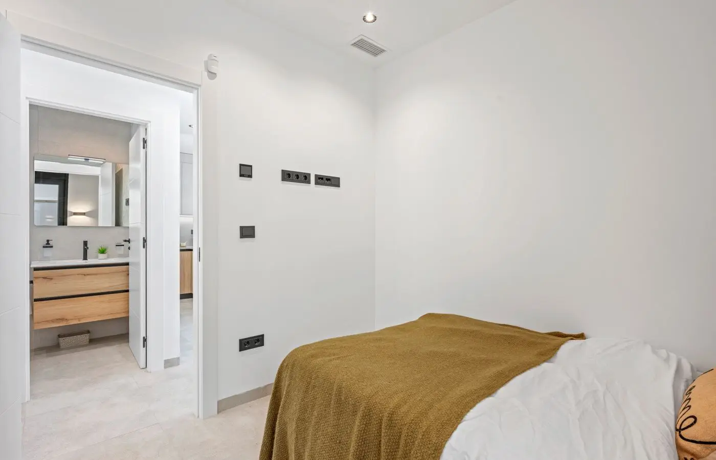 3-bedroom Villa In San Miguel De Salinas, Spain (116 M²)