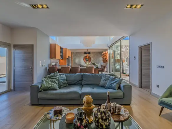 4-bedroom Villa In Benijofar, Spain (544 M²)