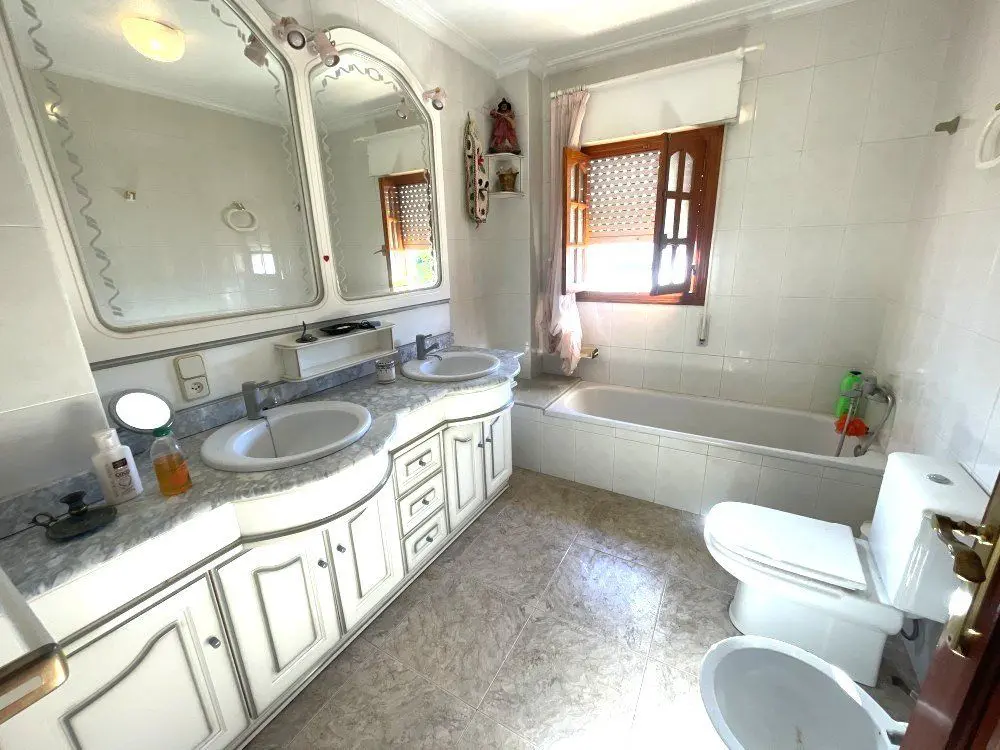 House Of 325 M² With Sea Views In Rojales, Spain