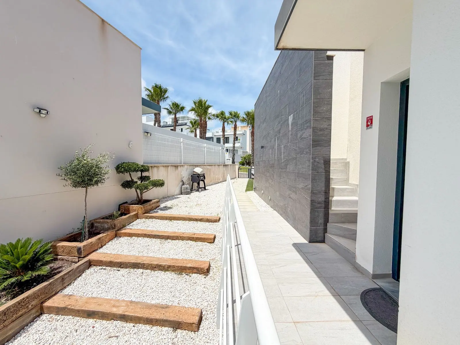 Villa Of 200 M² In San Miguel De Salinas, Spain