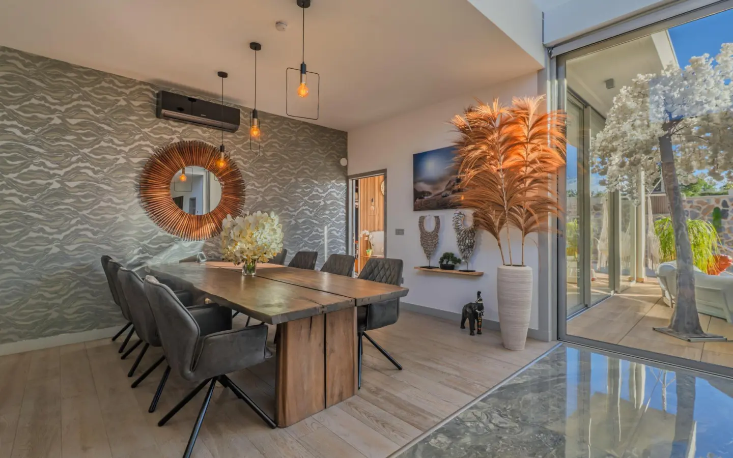 Villa Of 544 M² In Benijofar