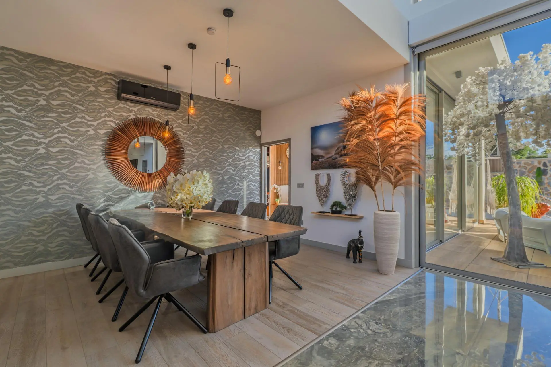 Villa Of 544 M² In Benijofar