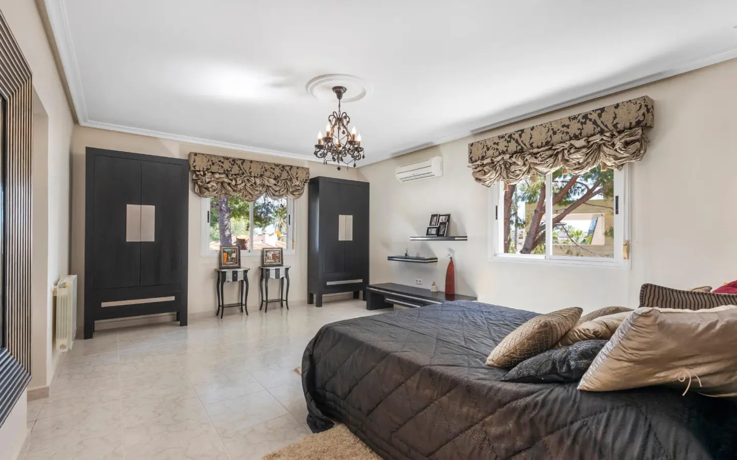 Villa Of 240 M² With Mediterranean Style In Rojales